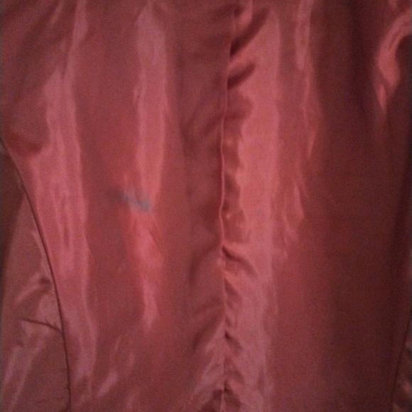 Danier Genuine Leather. Colour Bordeauex Size 2XS - Picture 5 of 5